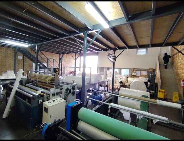 240M² WAREHOUSE TO LET IN DRIEHOEK